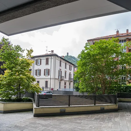 Guesthost - Spacious At 800 M From Borghi Station * Como